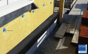 Photo d'un chantier Bande de Façade EPDM